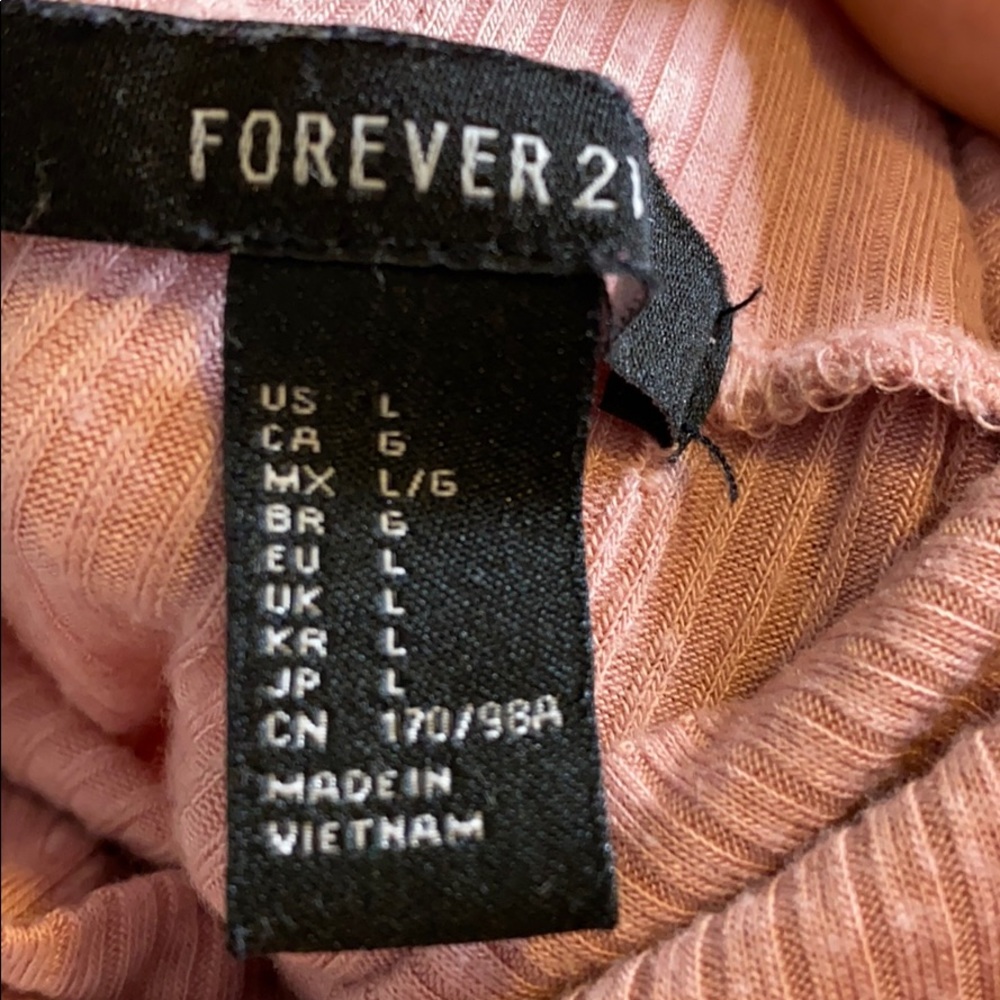 Pink Ribbed Turtle Neck - Picture 3 of 4